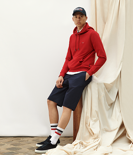 Red hoodie Leisure look with blue shorts and red pullover