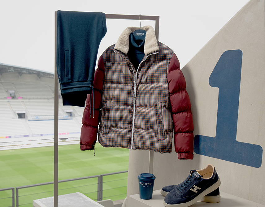 Karierte Jacke mit blauer Sweathose