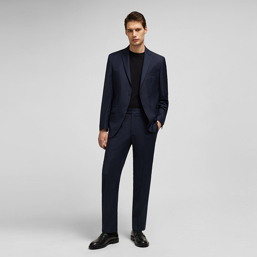 Coupe reguliere Costume bleu foncé de coupe classique