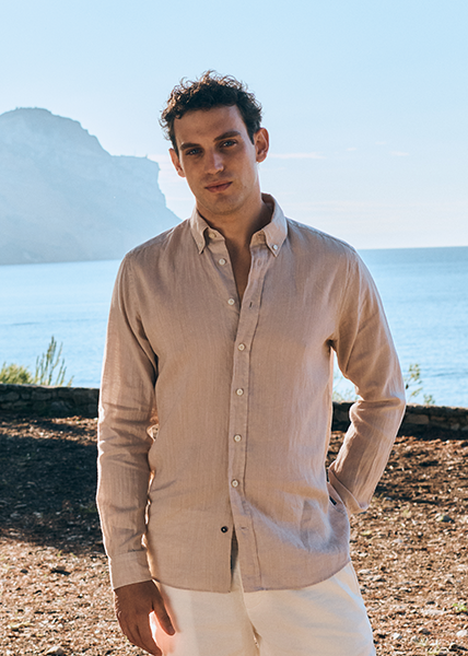 Chemises en lin Look d'été avec chemise en lin et short
