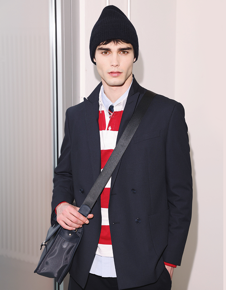 03_Teaser-Mobile_Signature Jacket combined with red-white stripped shirrt