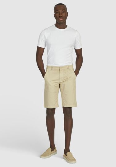 Sportive Bermuda, sand