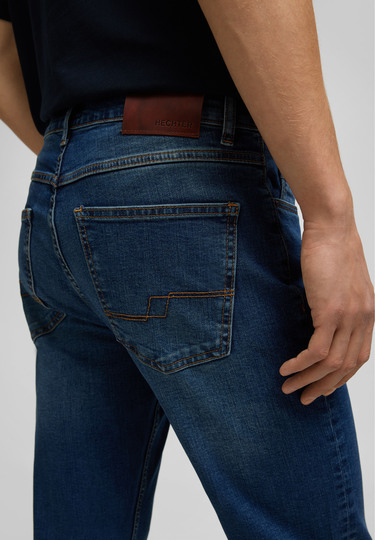 Straight Fit Tapered 5-Pocket Jeans aus Hightech-Fasern, dark blue 